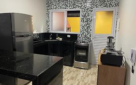 Casa ar condicionado nos 2 quartos.